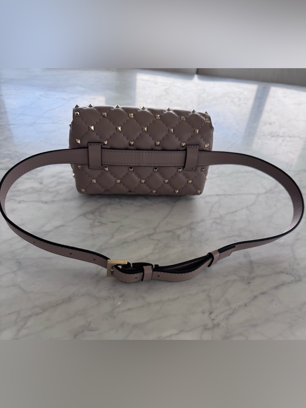 Authentic Valentino Like New Rockstud Bag in Poudre Leather, with Receipt - Picture 7 of 9